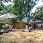 Elizabeth Bungalow, Fenced Yard, Fireplaces, Grill