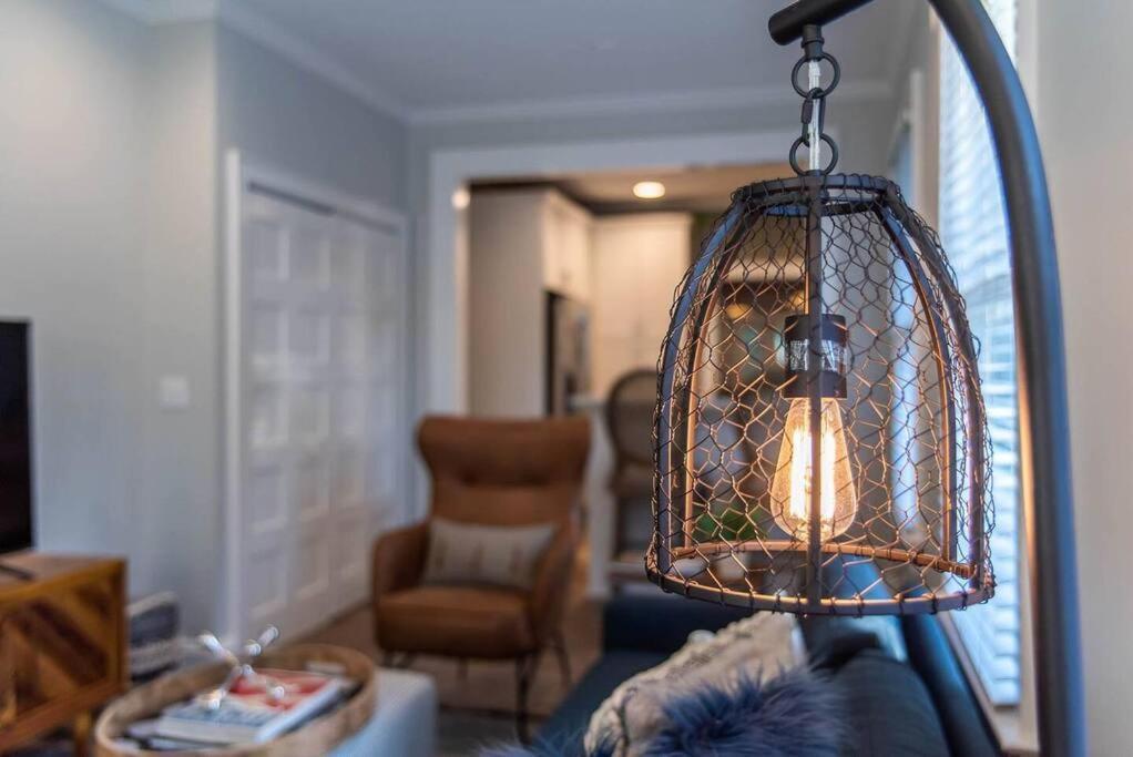 Elizabeth Bungalow, Fenced Yard, Fireplaces, Grill Charlotte
