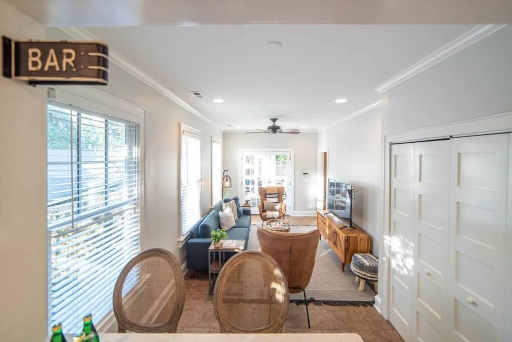 Elizabeth Bungalow, Fenced Yard, Fireplaces, Grill *